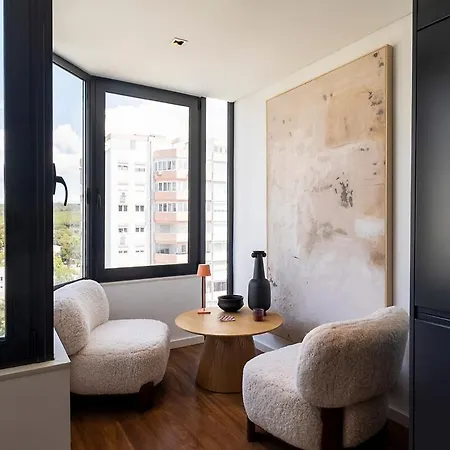 Апартаменты Luxury 2br Penthouse With Balcony In