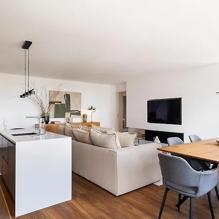 Luxury 2br Penthouse With Balcony In Апартаменты