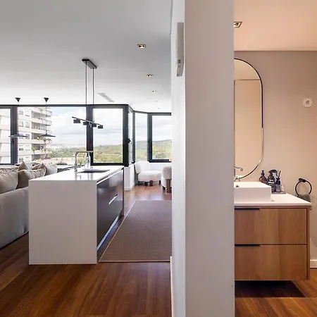 Luxury 2br Penthouse With Balcony In Апартаменты Лиссабон