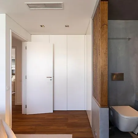 Luxury 2br Penthouse With Balcony In * Лиссабон