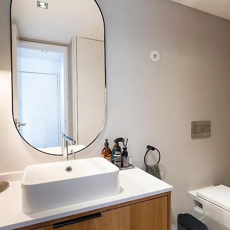 Luxury 2br Penthouse With Balcony In *