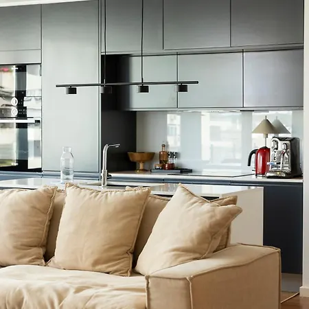 Luxury 2br Penthouse With Balcony In アパート *