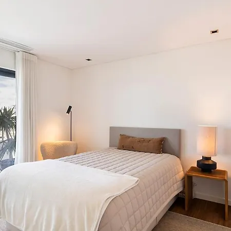 Апартаменты Luxury 2br Penthouse With Balcony In