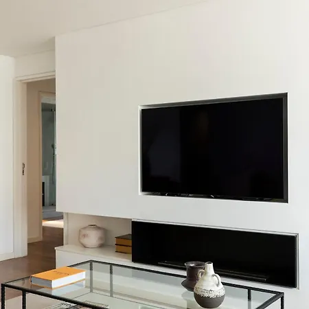 Luxury 2br Penthouse With Balcony In Апартаменты