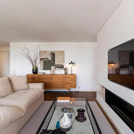 Luxury 2br Penthouse With Balcony In Апартаменты